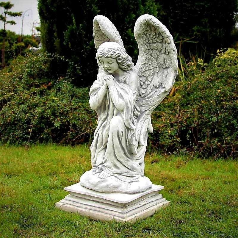 Stenskulptur Andäktig Ängel