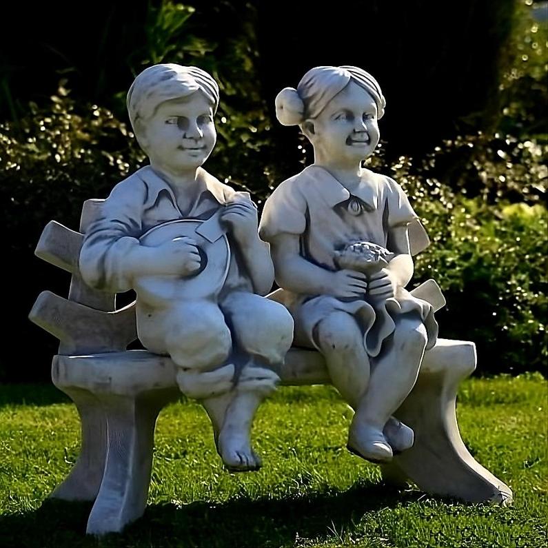 Stenfigur Bänk Flicka med Blommabukett + Kille