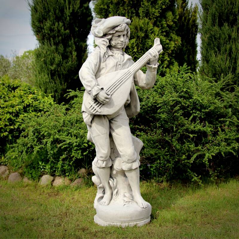 Stenskulptur Barde med Mandolin