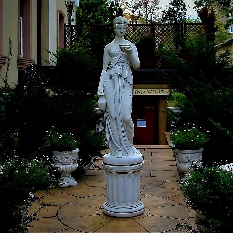 Hebe Stenskulptur